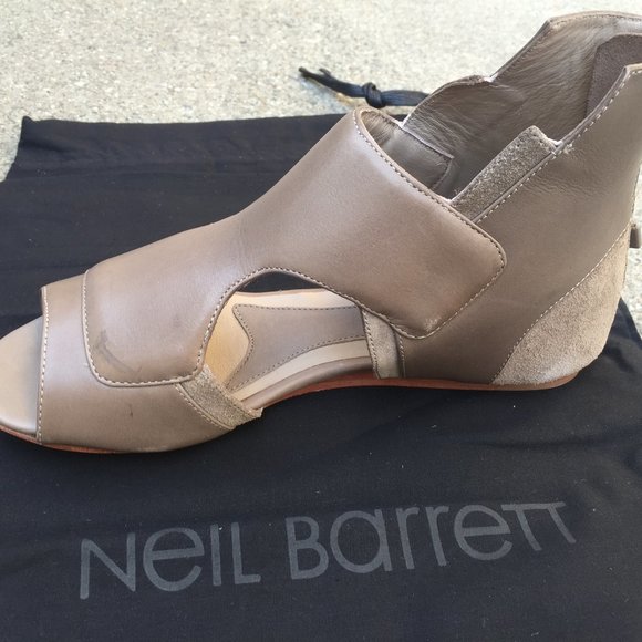 NEW Neil Barrett Women's Leather Zippered Gladiator Bootie Sandal Gray Taupe 38 - Picture 1 of 9